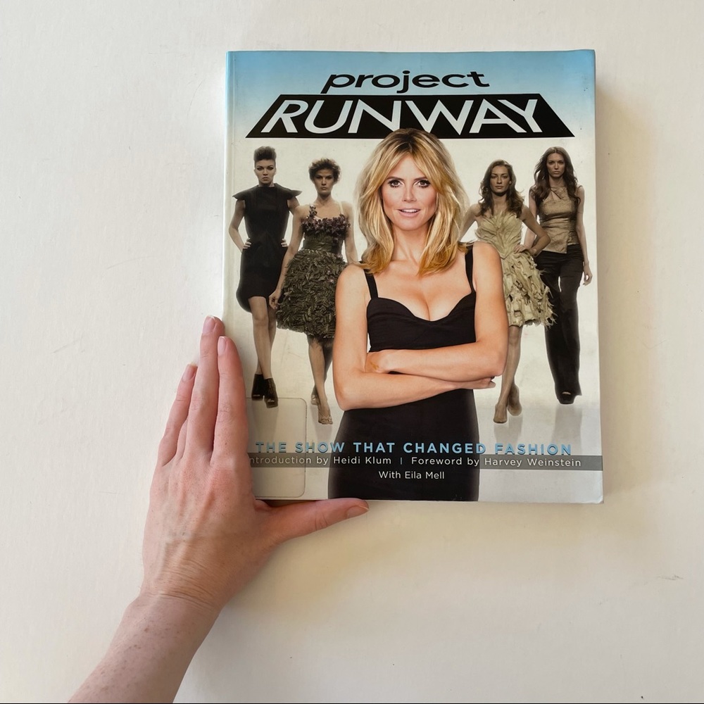 “Project Runway" Large Ex-Lib Paperback Book - Picture 13 of 16